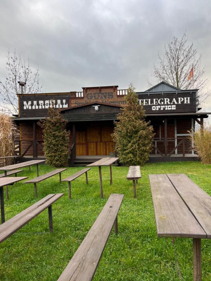 Bubla City Ranch Kopřivnice エクステリア 写真