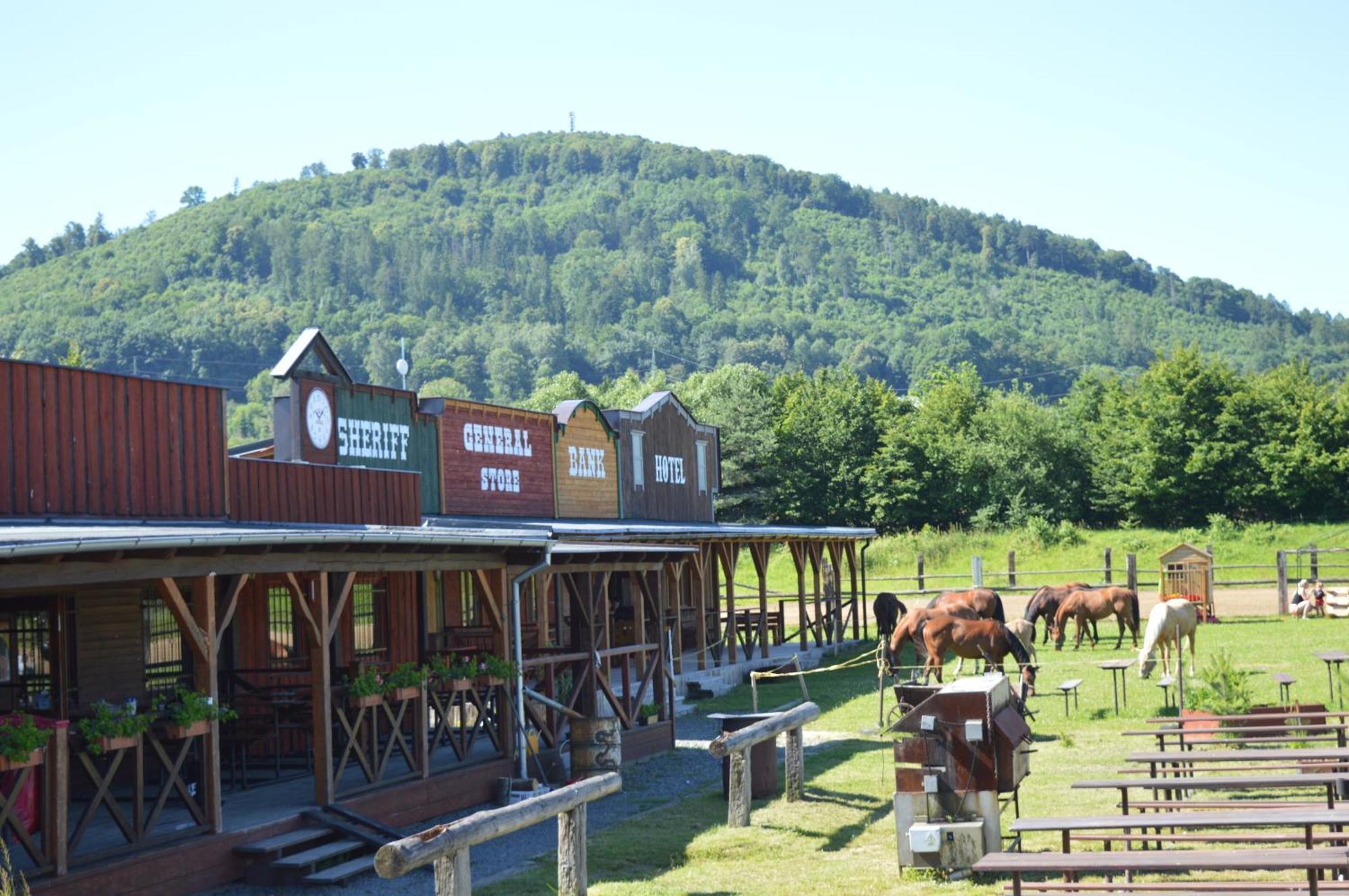 Bubla City Ranch Kopřivnice エクステリア 写真